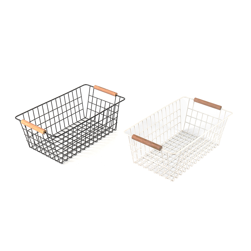 Giỏ đựng đồ có tay cầm bằng gỗ