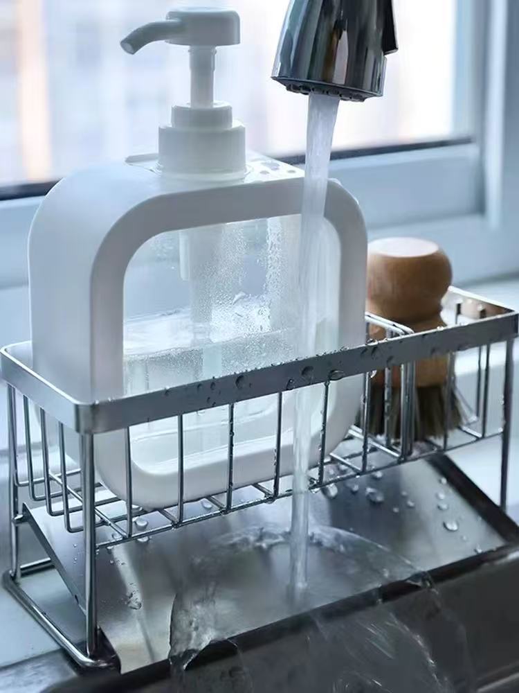 Giá lưu trữ bằng kim loại treo tường góp phần tiết kiệm không gian như thế nào?